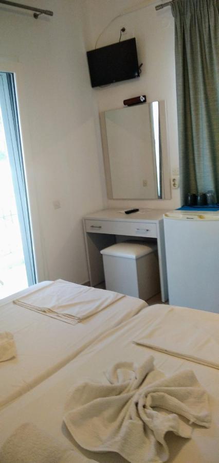 Oasis Hotel Parga Buitenkant foto
