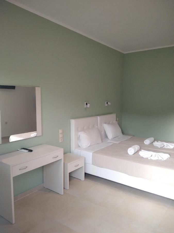 Oasis Hotel Parga Buitenkant foto