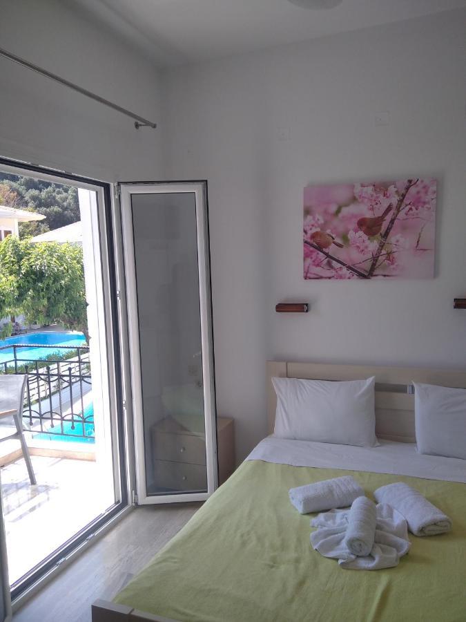 Oasis Hotel Parga Buitenkant foto